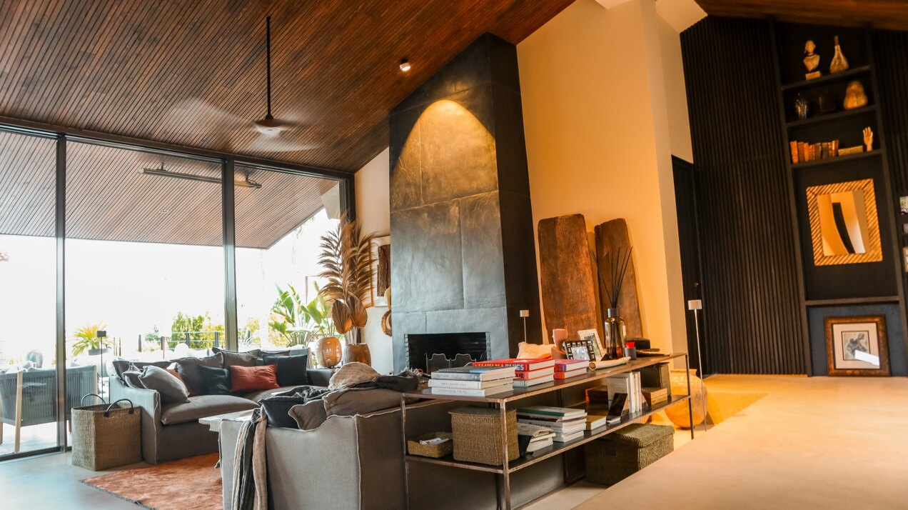 Breathtaking refurbished 5 bedroom villa is a sanctuary in the heart of prestigious Marbella urbanization.