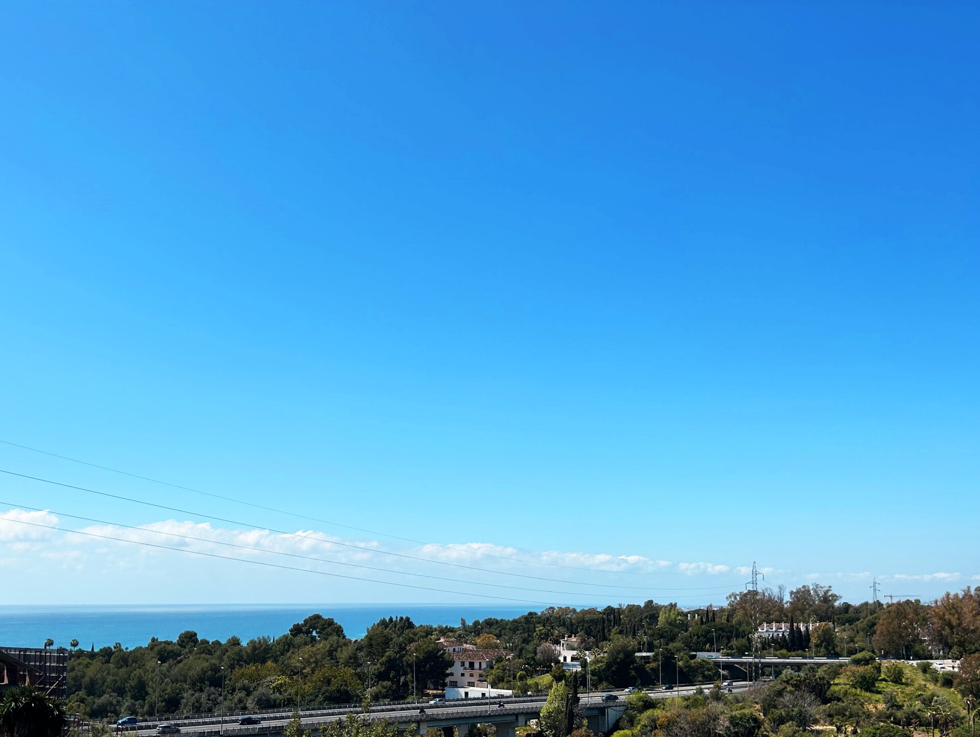 New & luxurious development of new built villas boasting 3 bedrooms and situated minutes from the heart of Marbella!