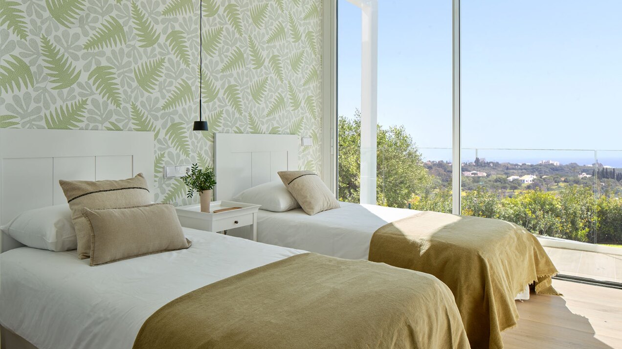 New & luxurious development of new built villas boasting 3 bedrooms and situated minutes from the heart of Marbella!
