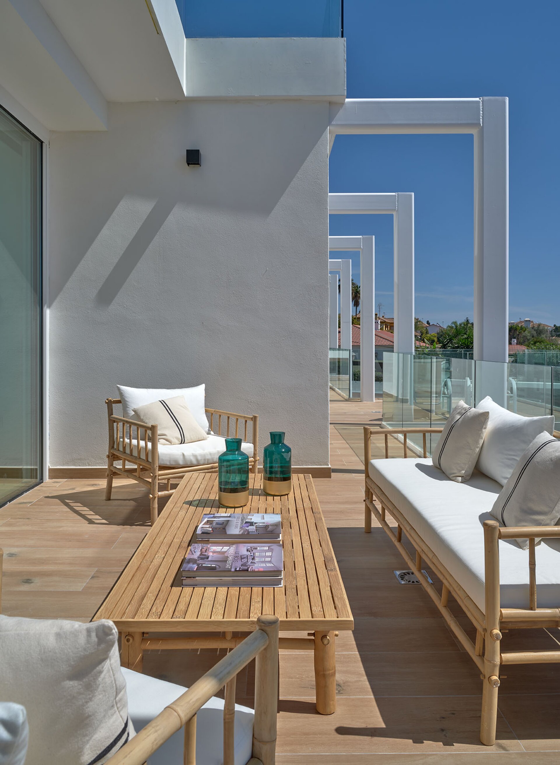 New & luxurious development of new built villas boasting 3 bedrooms and situated minutes from the heart of Marbella!