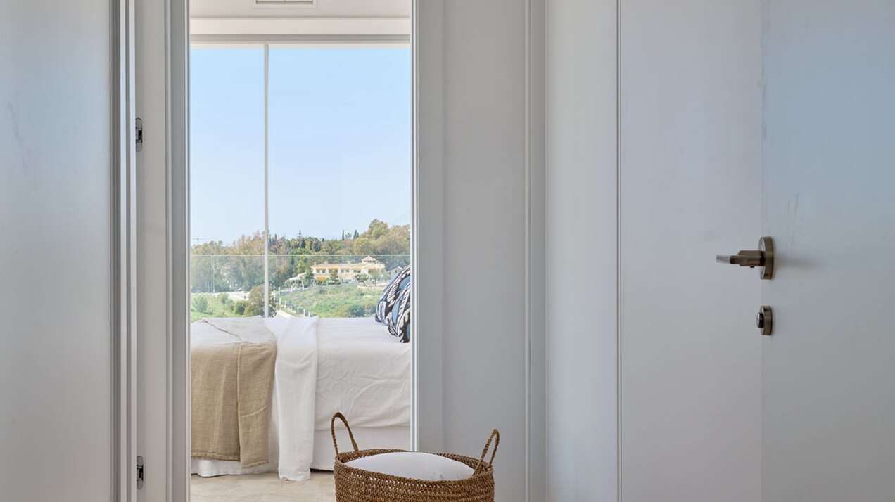 New & luxurious development of new built villas boasting 3 bedrooms and situated minutes from the heart of Marbella!