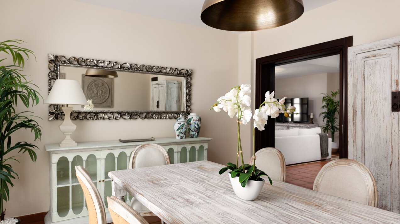 Exclusively designed Andalucian style cortijo 4 bedroom villa in the heart of Sotogrande