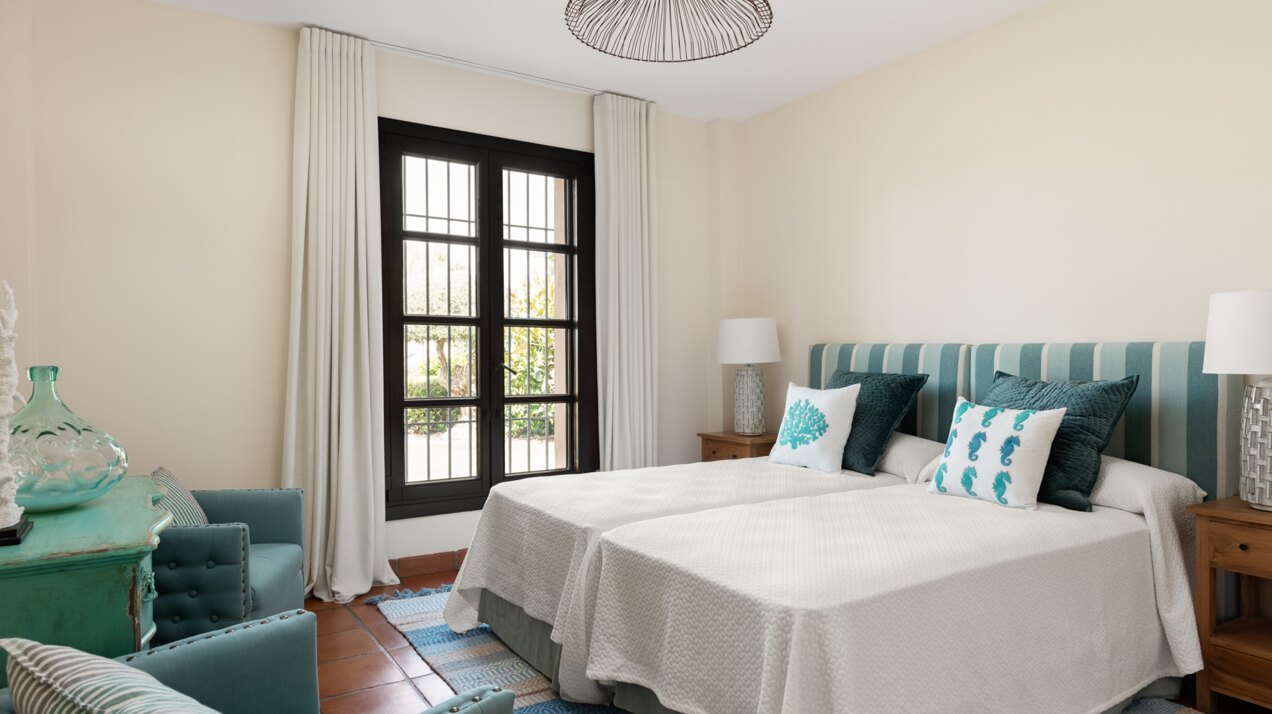Exclusively designed Andalucian style cortijo 4 bedroom villa in the heart of Sotogrande