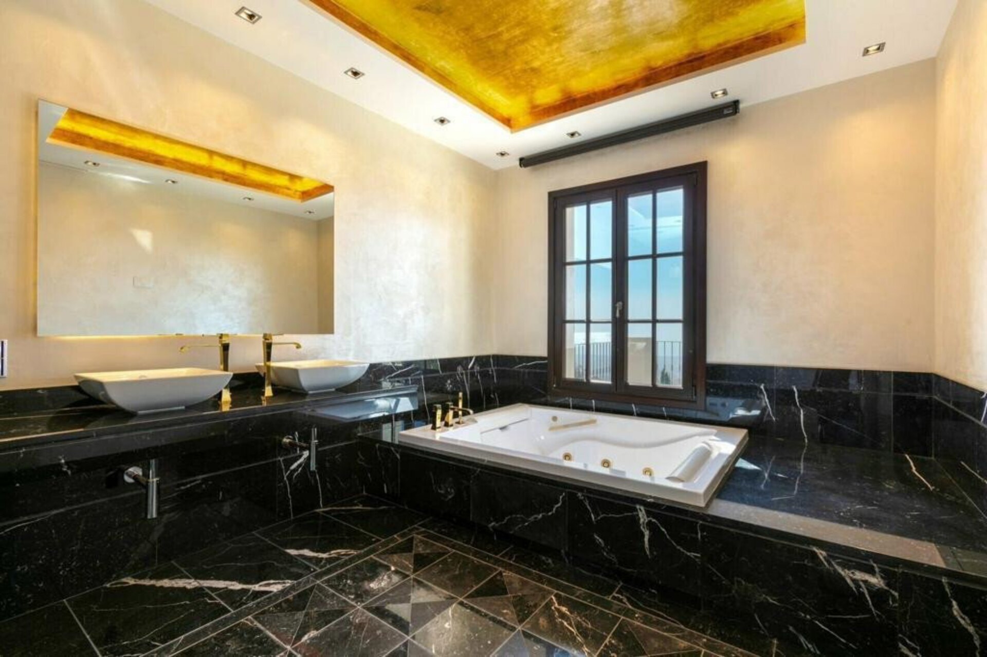 Palatial 9 bedroom mansion imposingly set in its own estate within the exclusive enclave of La Zagaleta.