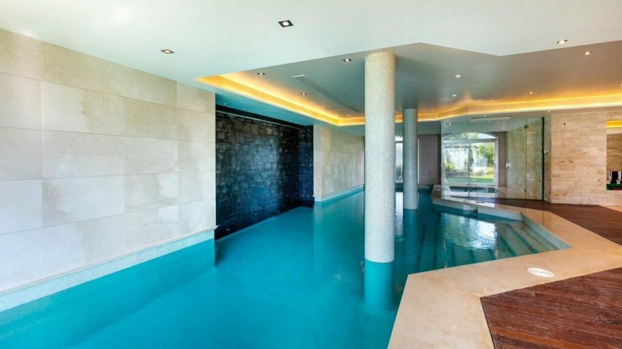 Palatial 9 bedroom mansion imposingly set in its own estate within the exclusive enclave of La Zagaleta.