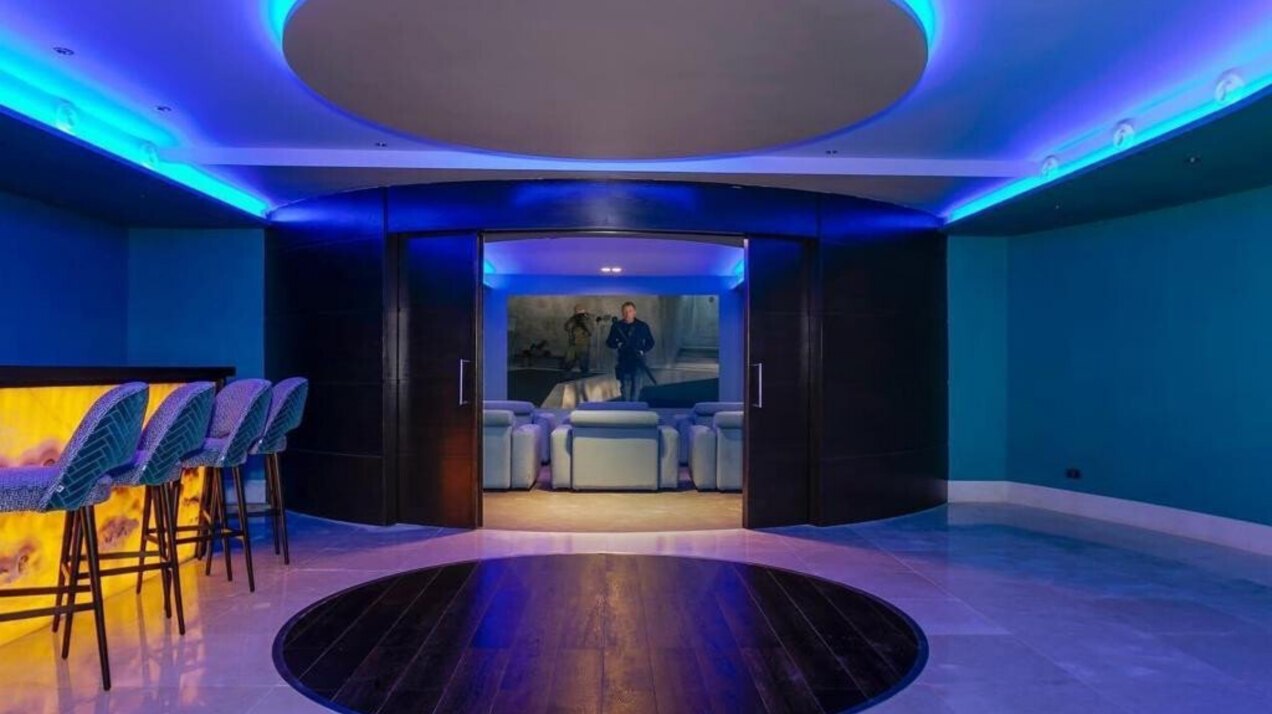Palatial 9 bedroom mansion imposingly set in its own estate within the exclusive enclave of La Zagaleta.