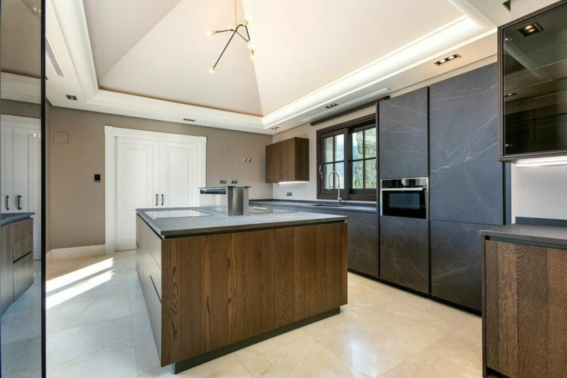 Palatial 9 bedroom mansion imposingly set in its own estate within the exclusive enclave of La Zagaleta.