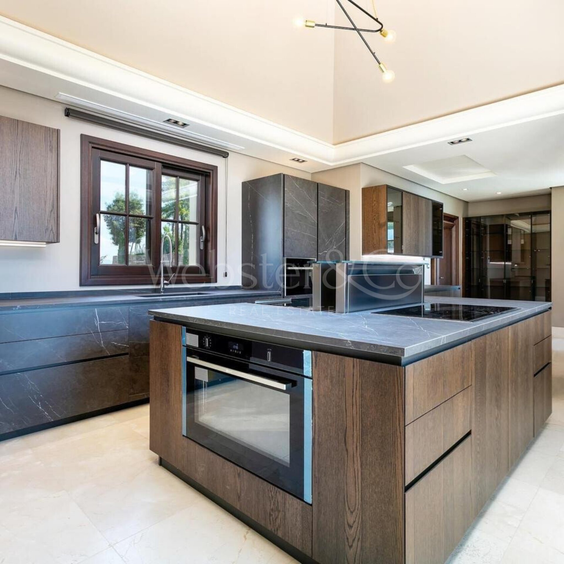 Villa Elegance - Grand Estate in La Zagaleta