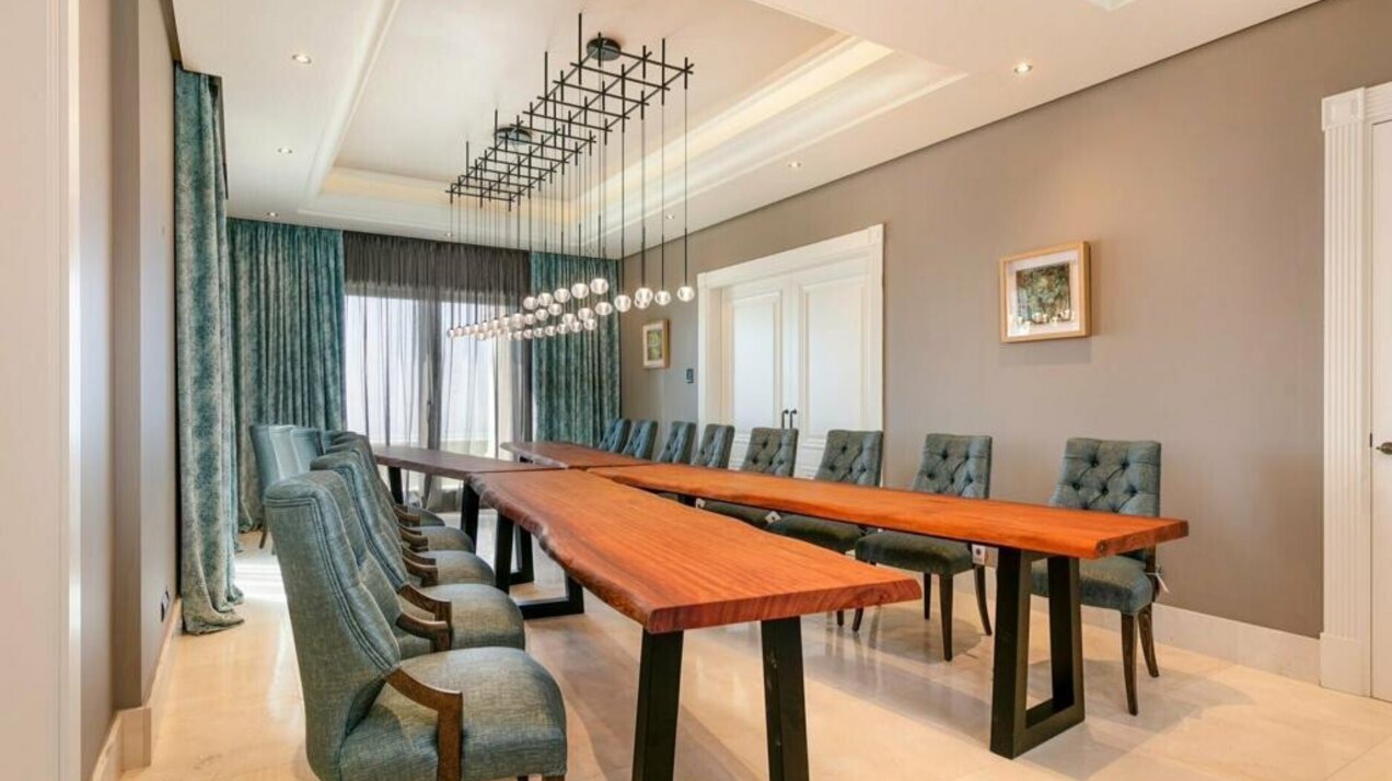 Palatial 9 bedroom mansion imposingly set in its own estate within the exclusive enclave of La Zagaleta.