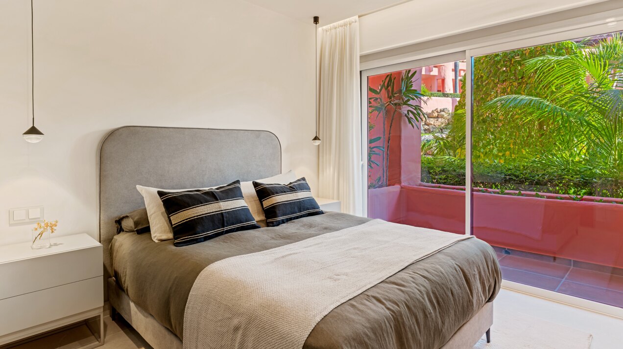 Ground Floor Apartment for sale in Cabo Bermejo, Estepona East