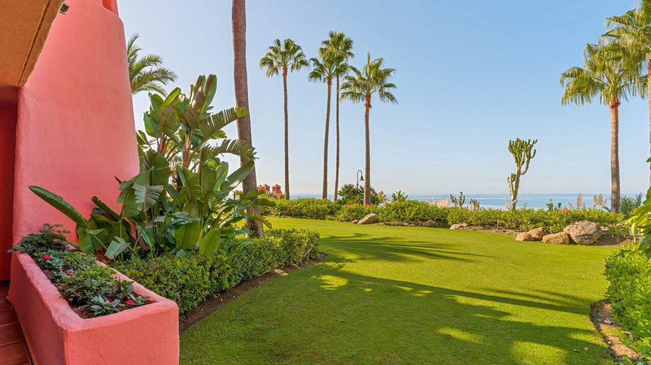Ground Floor Apartment for sale in Cabo Bermejo, Estepona East