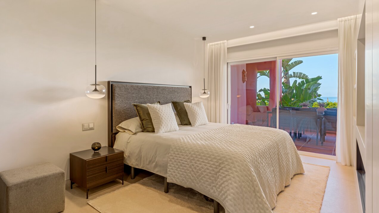 Ground Floor Apartment for sale in Cabo Bermejo, Estepona East