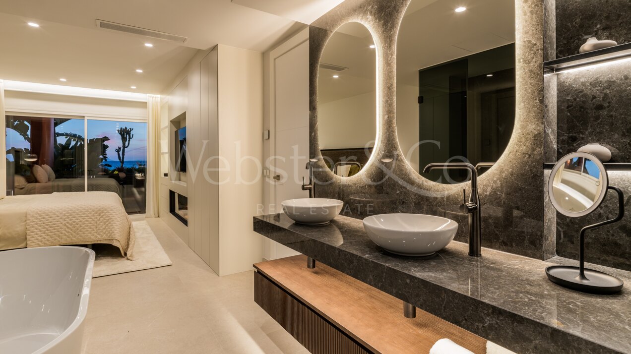 Apartment San Lucas - Frontline beach, Estepona