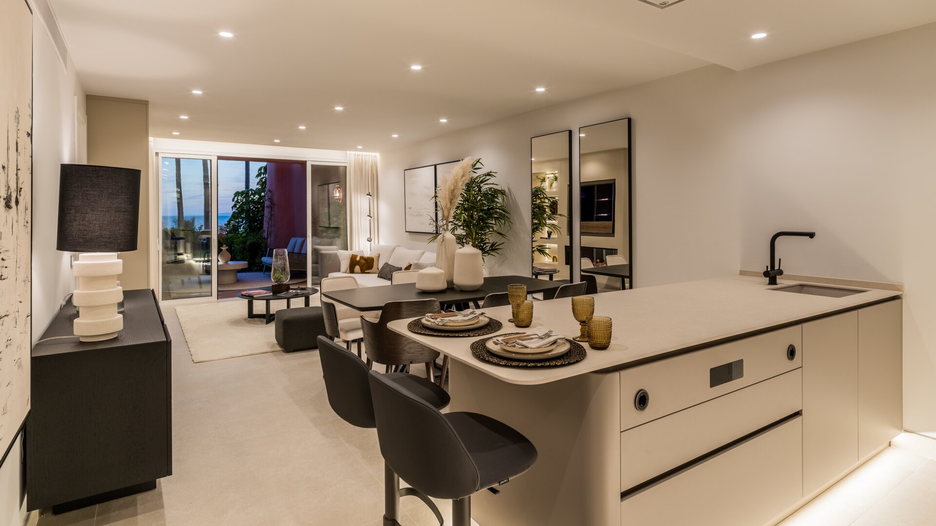 Ground Floor Apartment for sale in Cabo Bermejo, Estepona East