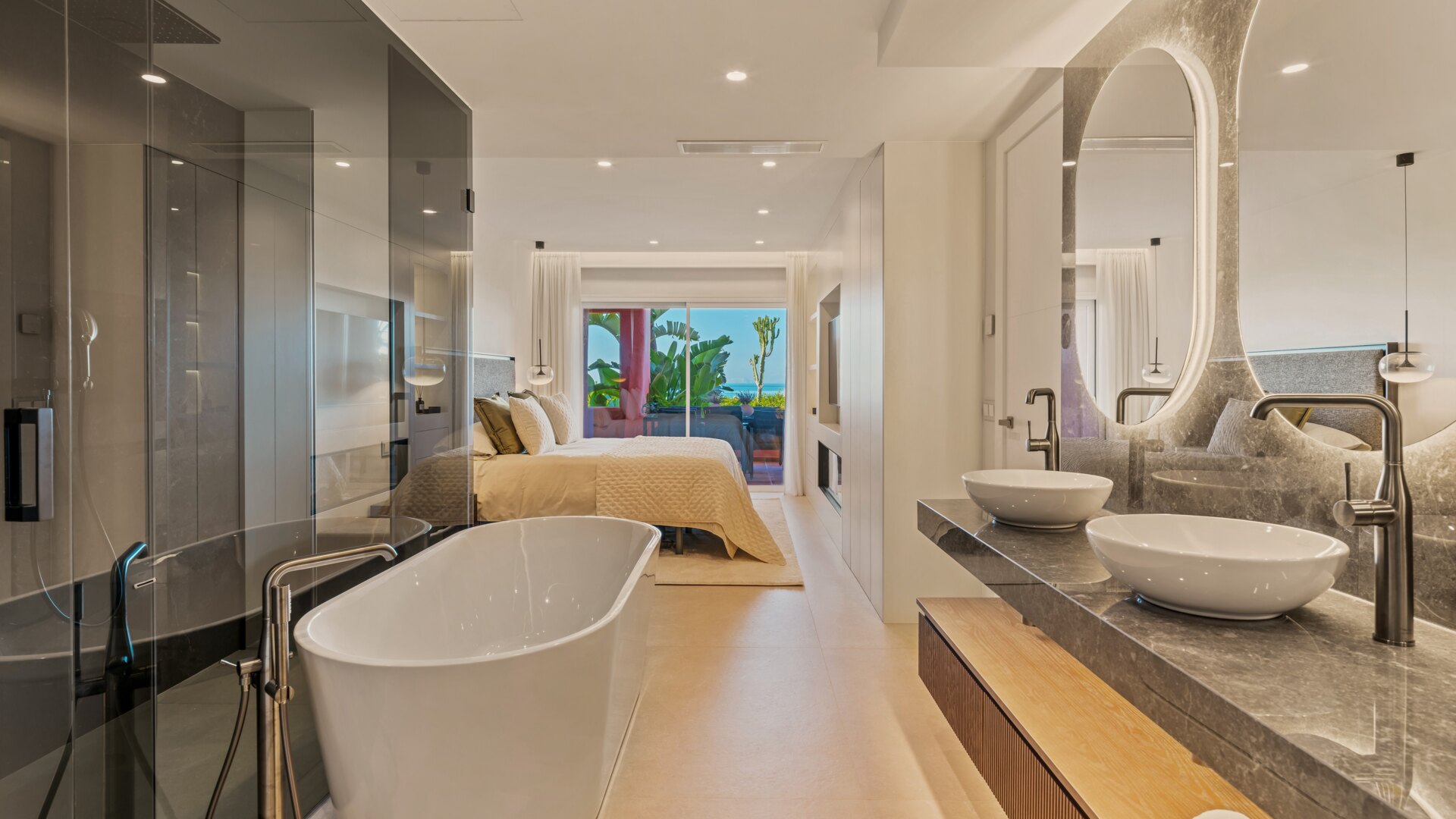 Ground Floor Apartment for sale in Cabo Bermejo, Estepona East