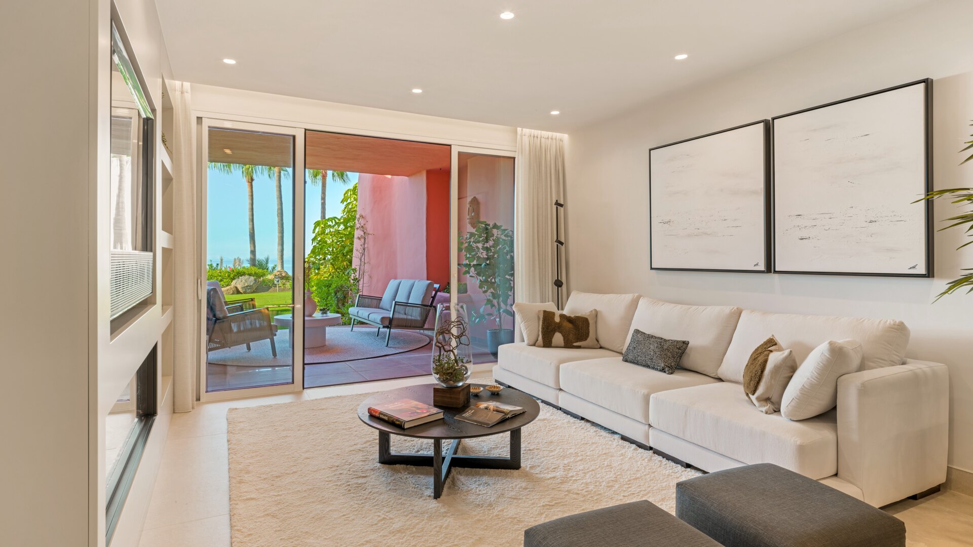 Ground Floor Apartment for sale in Cabo Bermejo, Estepona East