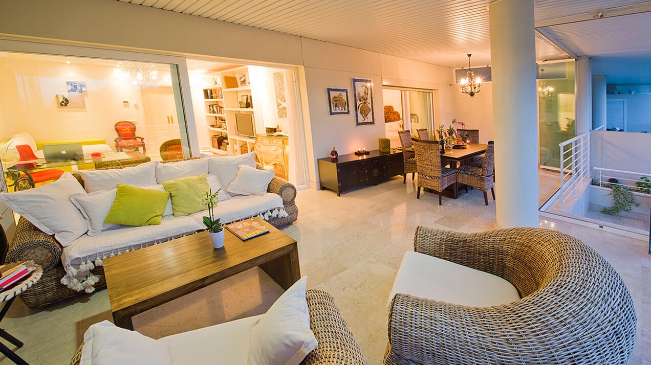 Incredible 2 bedroom ground floor apartment - La Corniche, Nueva Andalucía