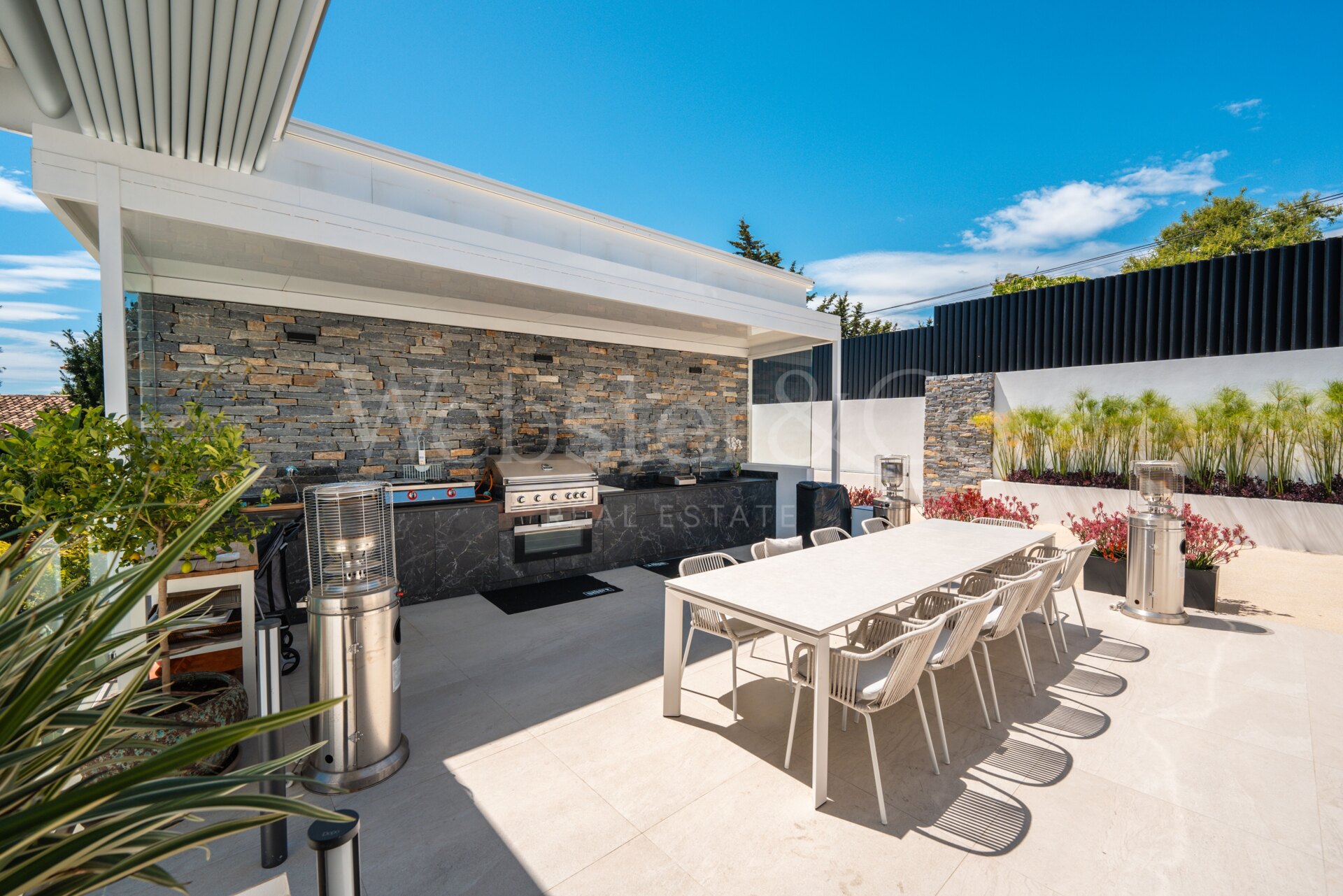 Villa Calata – Plenitud en El Rosario, Marbella