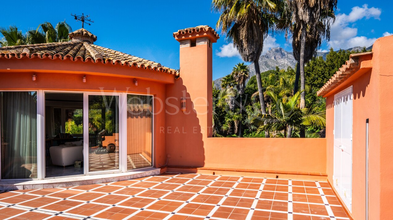 Villa Casares - Palatial Home in Nagüeles, Marbella