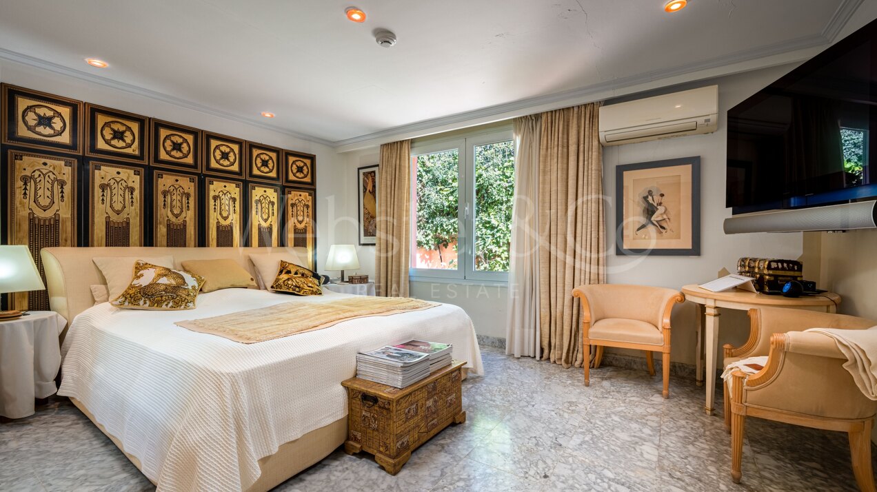 Villa Casares - Palatial Home in Nagüeles, Marbella