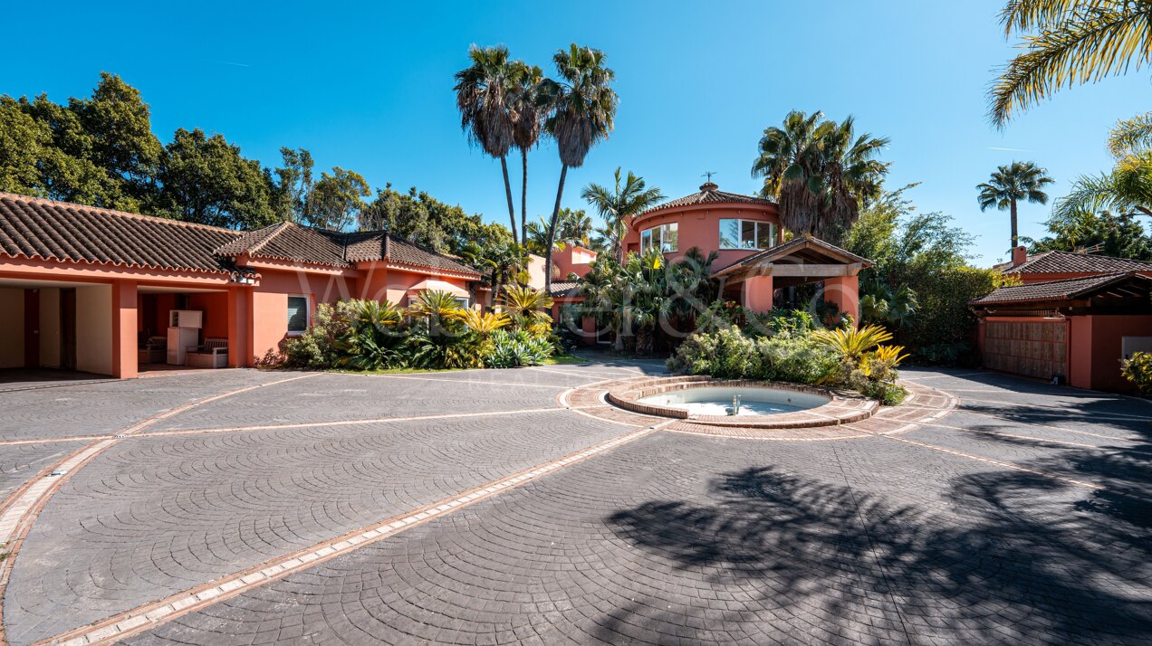 Villa Casares - Palatial Home in Nagüeles, Marbella