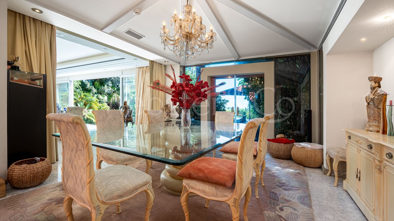 Villa Casares - Palatial Home in Nagüeles, Marbella