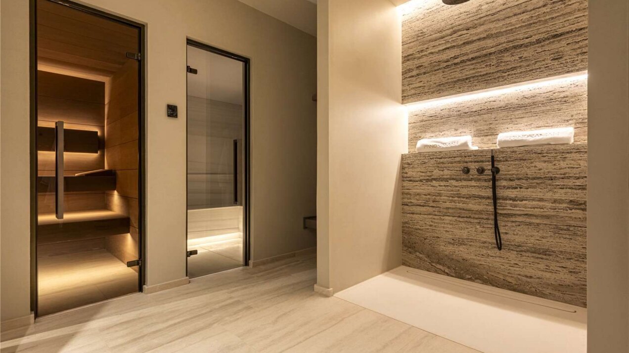 Ultra chic and modern residence flaunts 180º unparalleled views along southern Spanish coastline