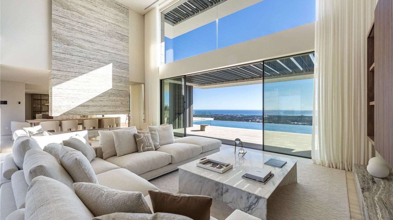 Ultra chic and modern residence flaunts 180º unparalleled views along southern Spanish coastline