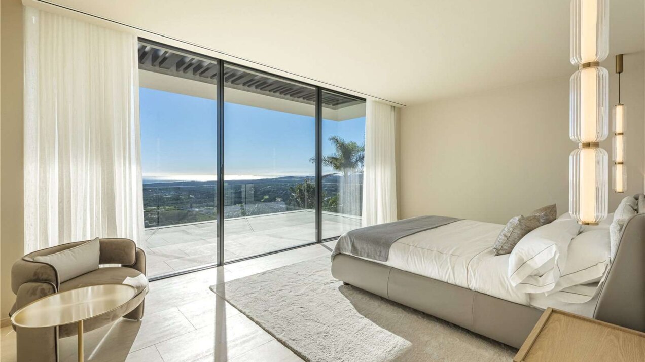 Ultra chic and modern residence flaunts 180º unparalleled views along southern Spanish coastline