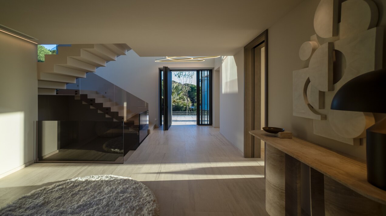 Ultra chic and modern residence flaunts 180º unparalleled views along southern Spanish coastline