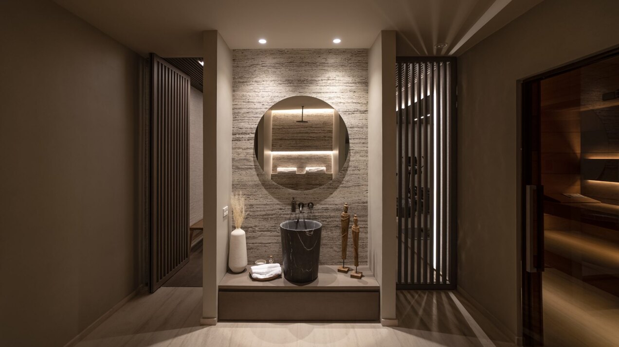 Ultra chic and modern residence flaunts 180º unparalleled views along southern Spanish coastline