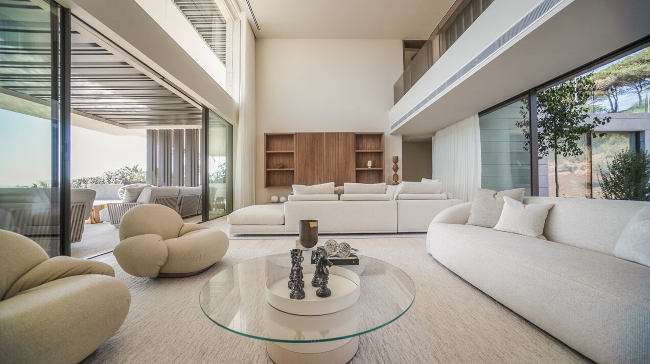 Ultra chic and modern residence flaunts 180º unparalleled views along southern Spanish coastline