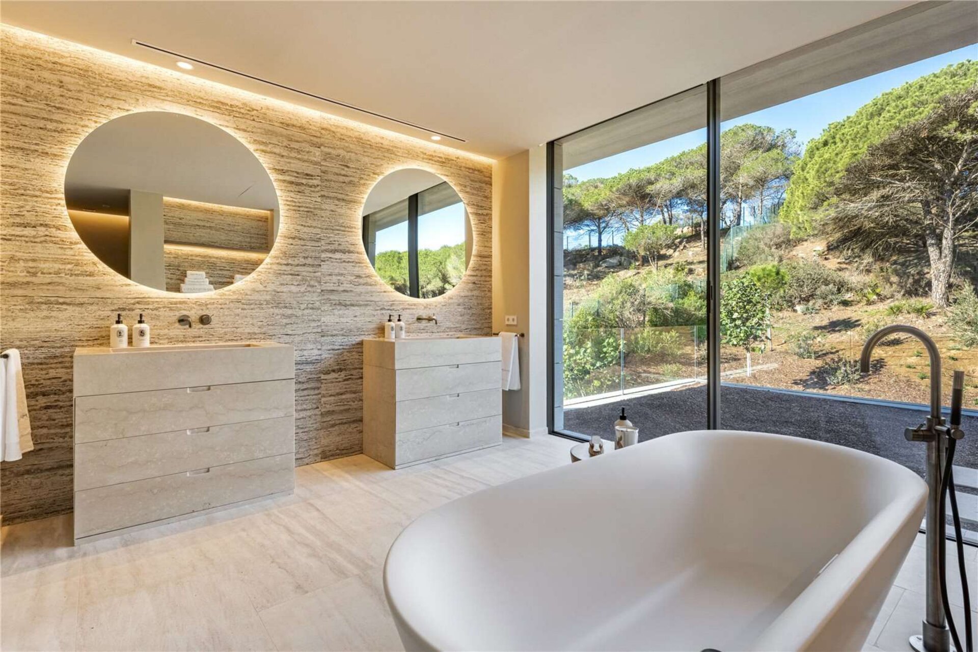 Ultra chic and modern residence flaunts 180º unparalleled views along southern Spanish coastline