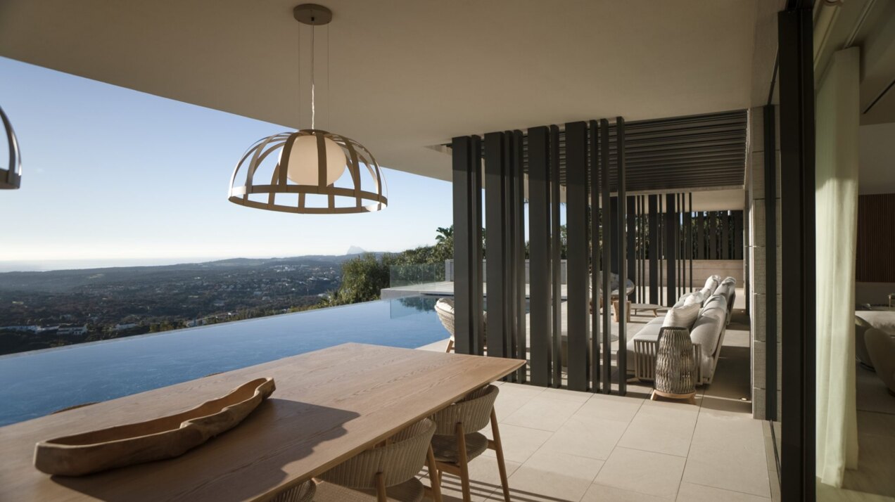 Ultra chic and modern residence flaunts 180º unparalleled views along southern Spanish coastline