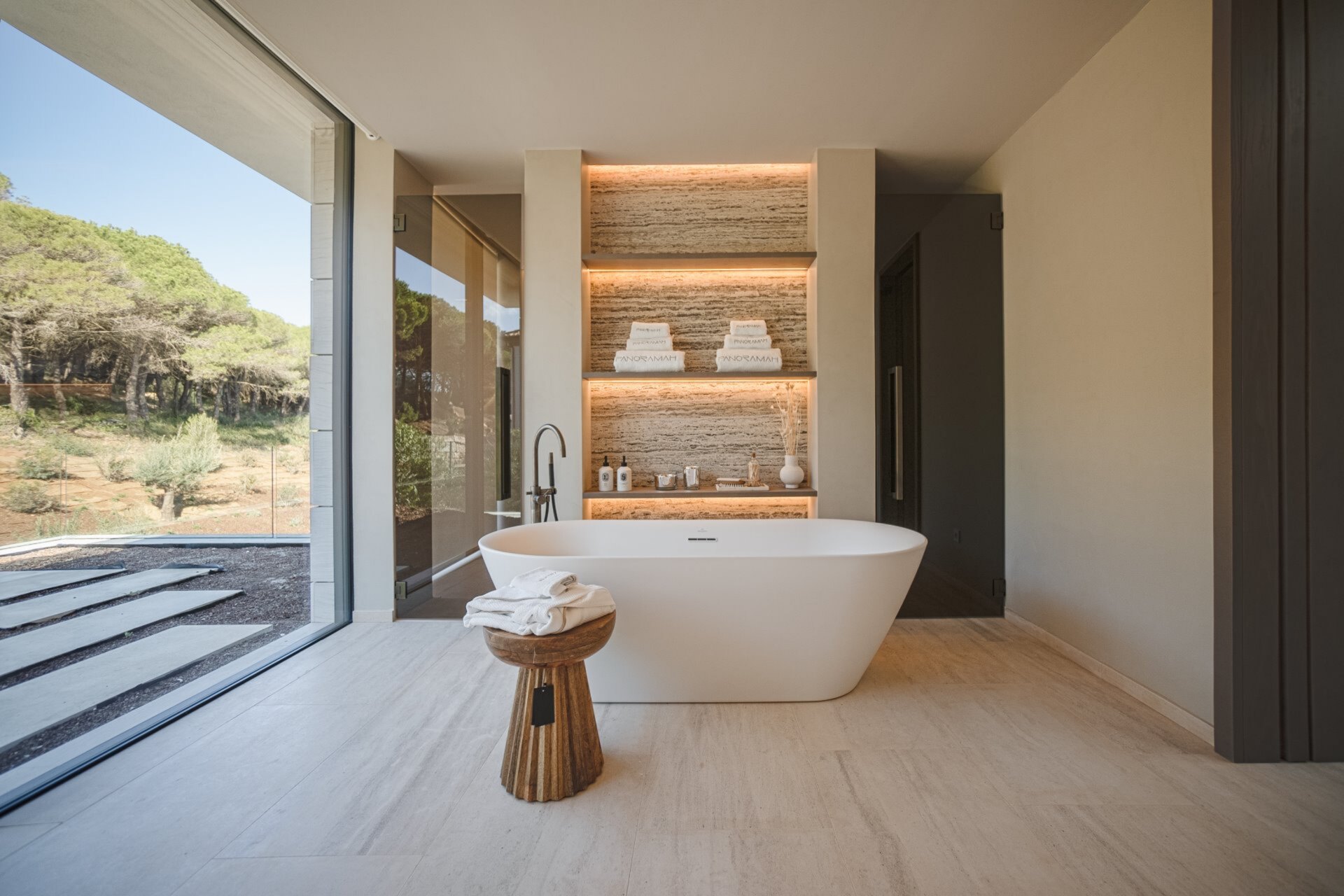 Ultra chic and modern residence flaunts 180º unparalleled views along southern Spanish coastline