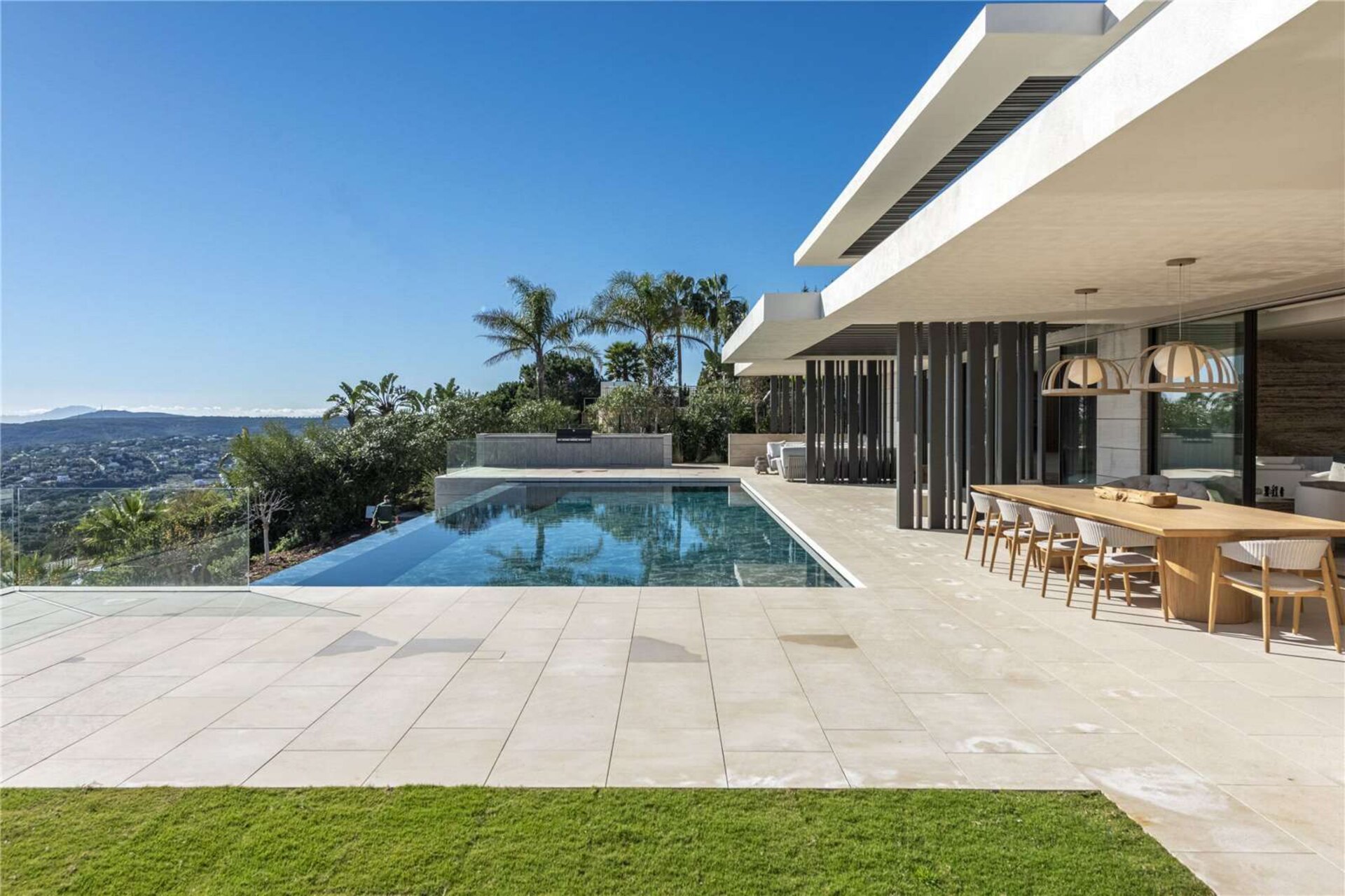 Ultra chic and modern residence flaunts 180º unparalleled views along southern Spanish coastline