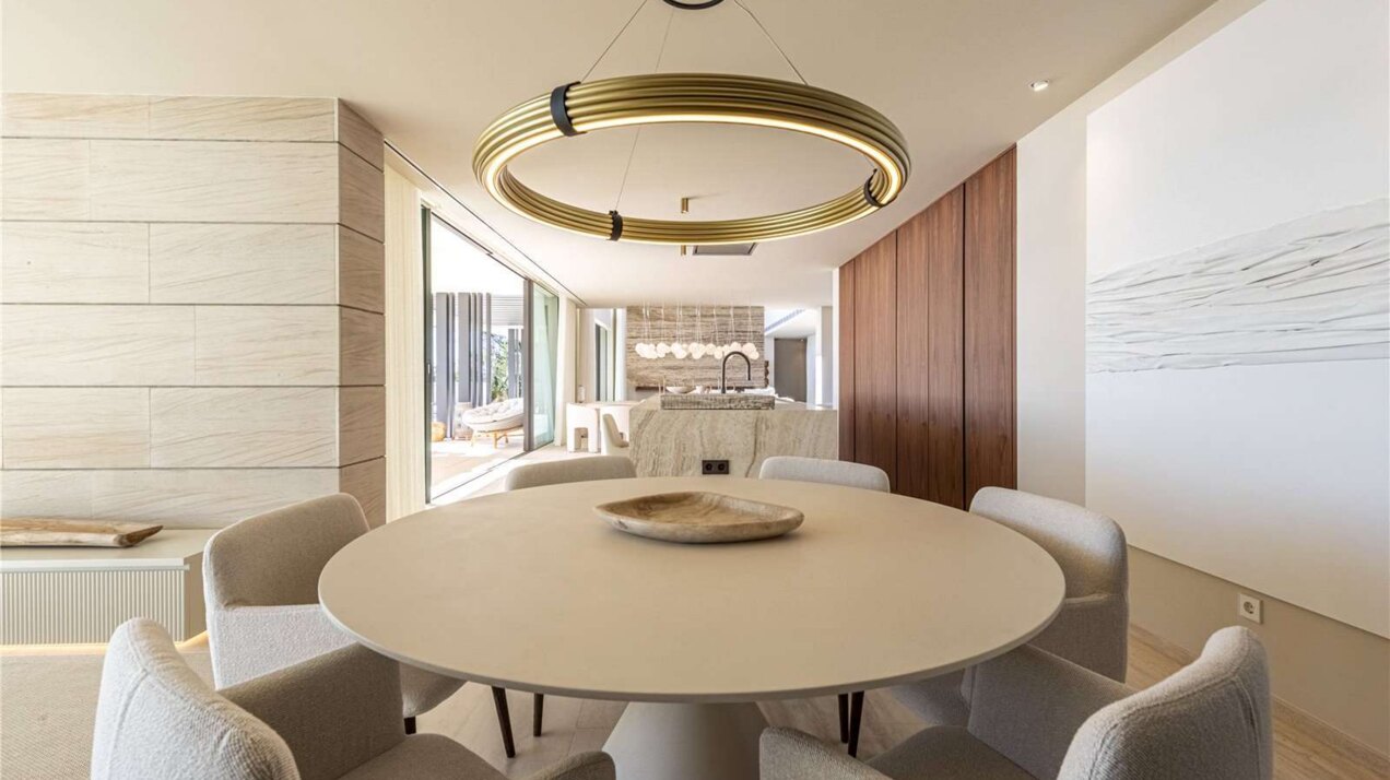 Ultra chic and modern residence flaunts 180º unparalleled views along southern Spanish coastline
