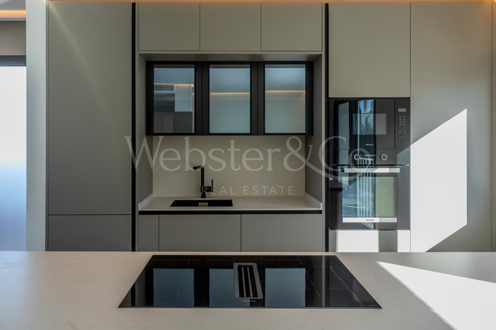 Ático Los Jardines – Lujo en Nueva Andalucía