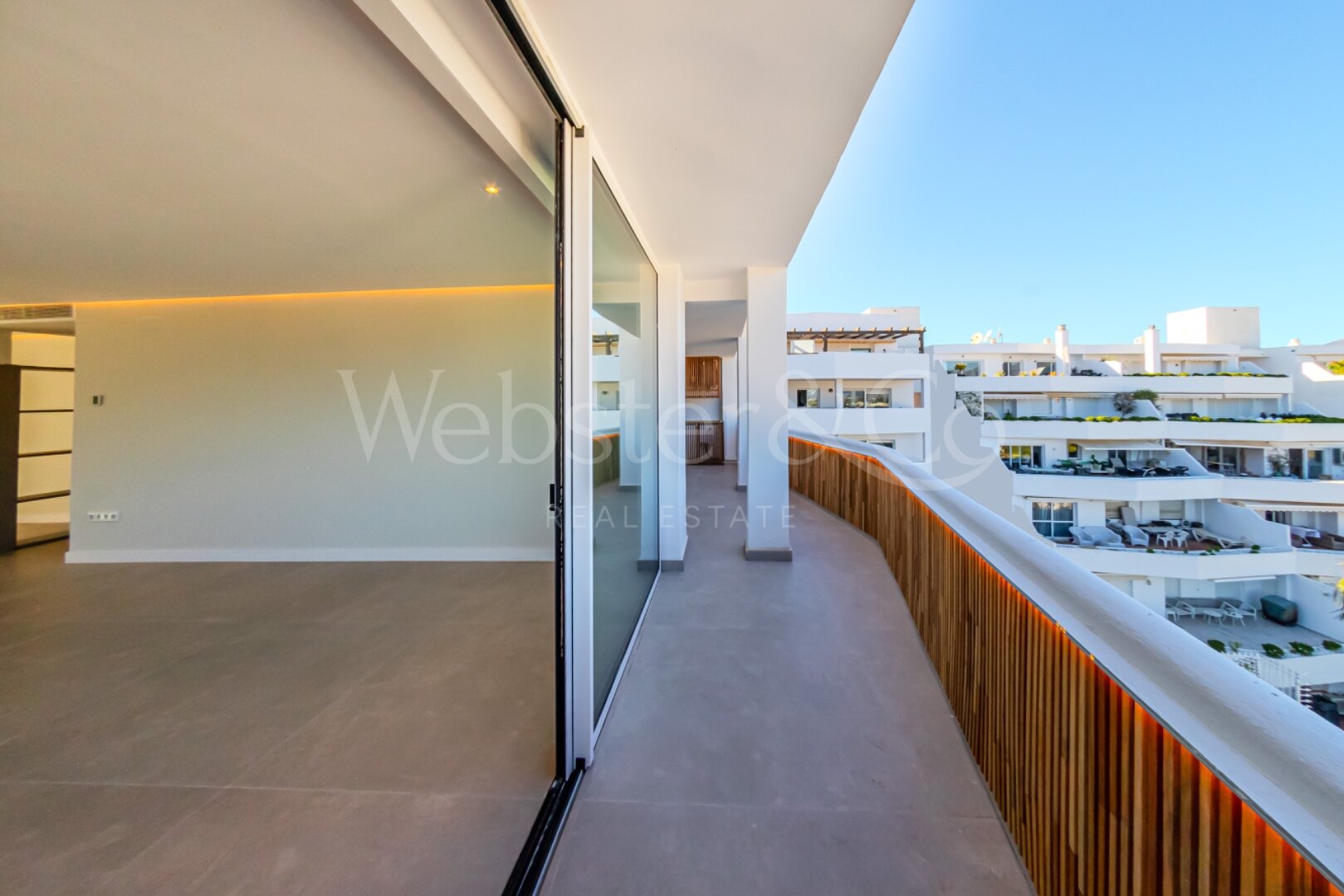 Ático Los Jardines – Lujo en Nueva Andalucía