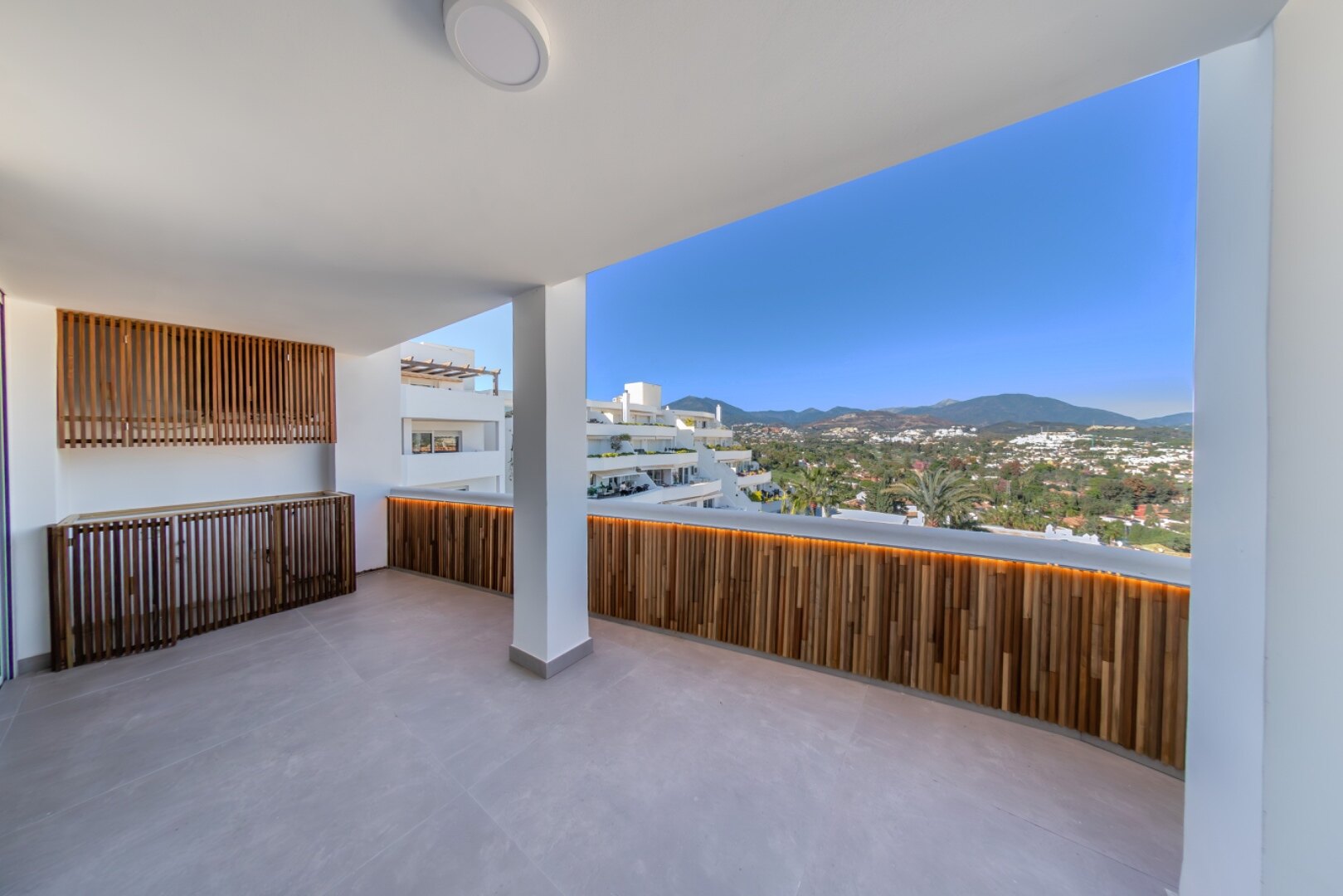 Outstanding penthouse looks out from is prime position in a sought after gated community in Nueva Andalucia