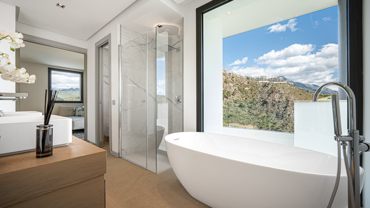 Outstanding new villa sits high above La Quinta, showcasing 360º sea and mountain views