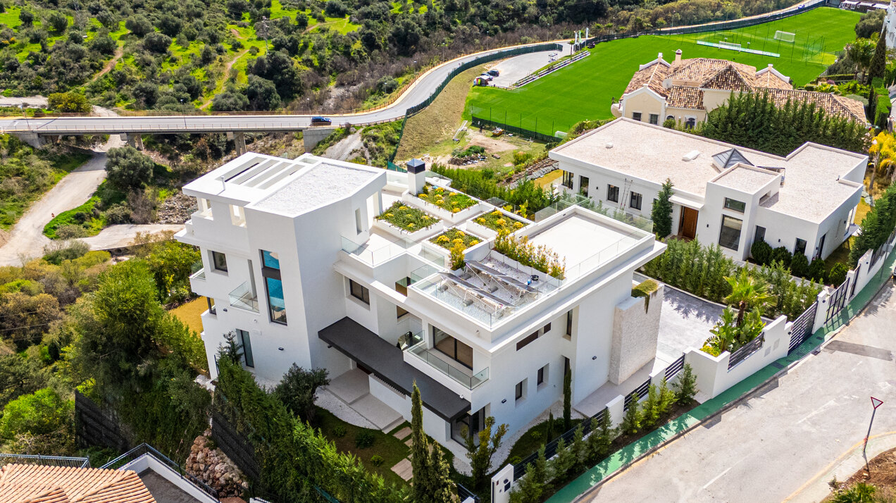 Outstanding new villa sits high above La Quinta, showcasing 360º sea and mountain views