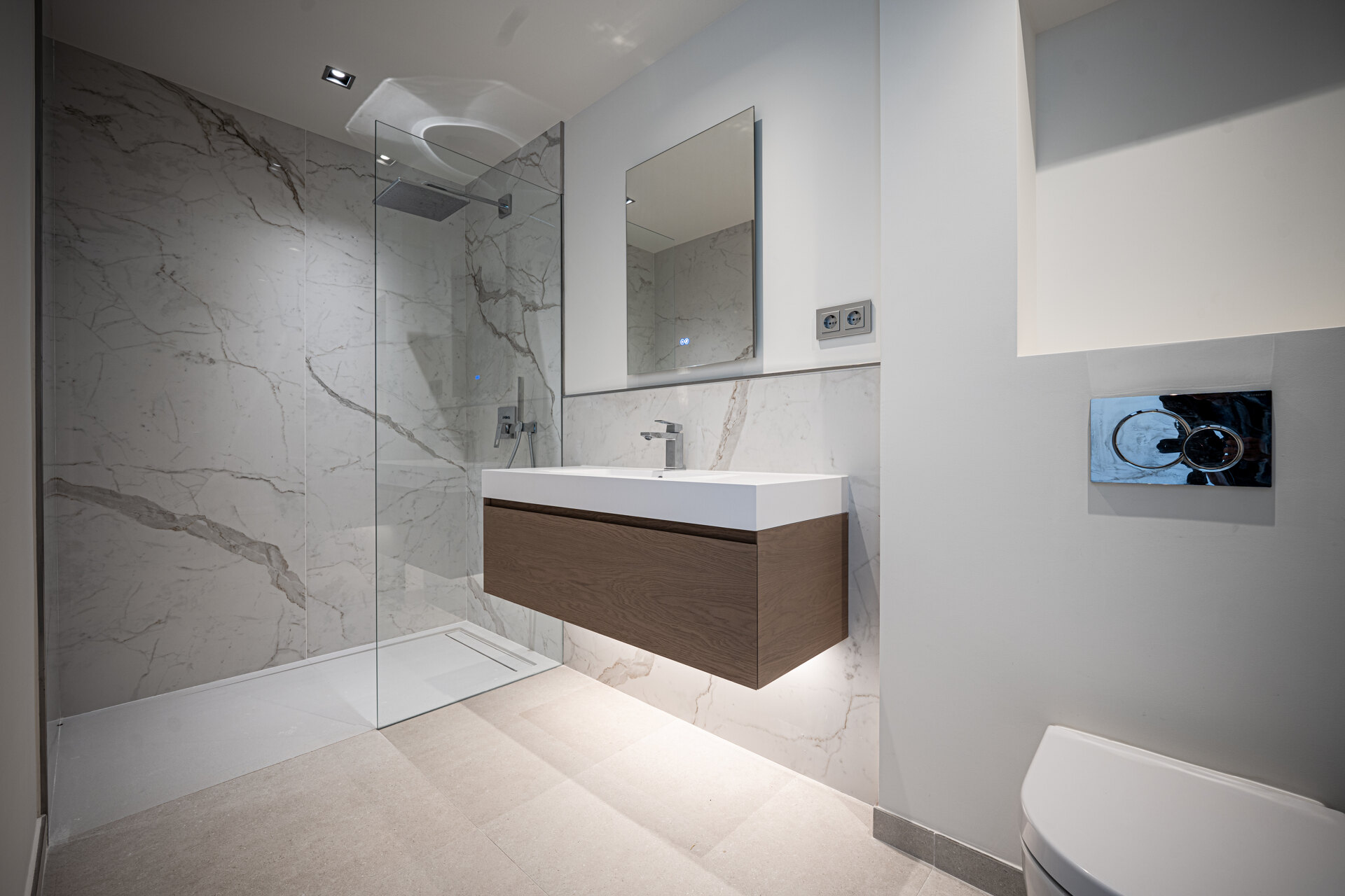 Outstanding new villa sits high above La Quinta, showcasing 360º sea and mountain views