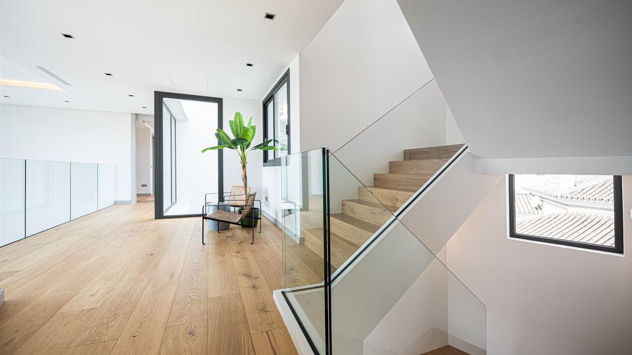 Outstanding new villa sits high above La Quinta, showcasing 360º sea and mountain views