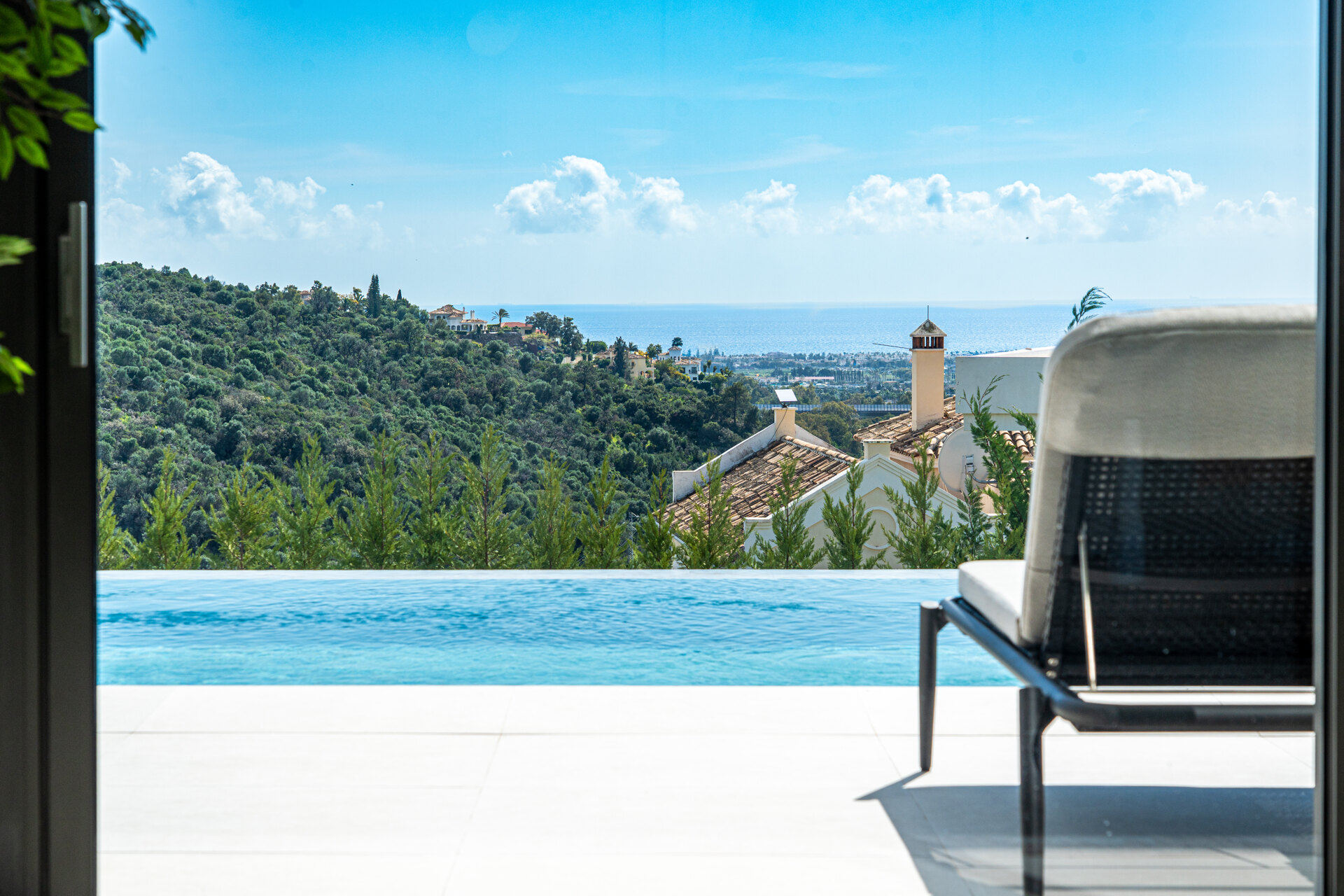 Outstanding new villa sits high above La Quinta, showcasing 360º sea and mountain views