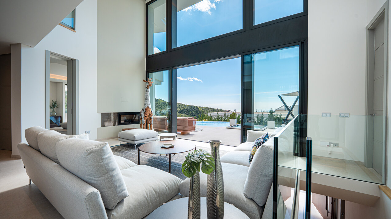 Outstanding new villa sits high above La Quinta, showcasing 360º sea and mountain views