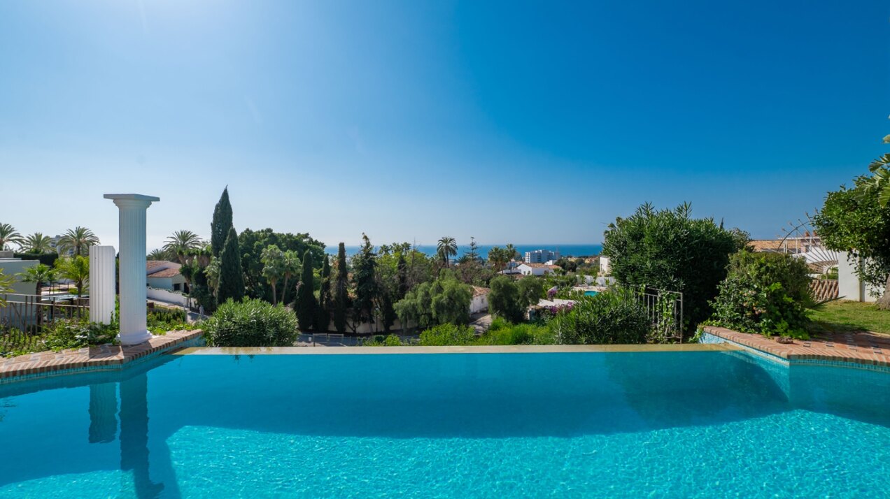 Stunning family villa with panoramic coastline views can be found in sought after area of Marbella