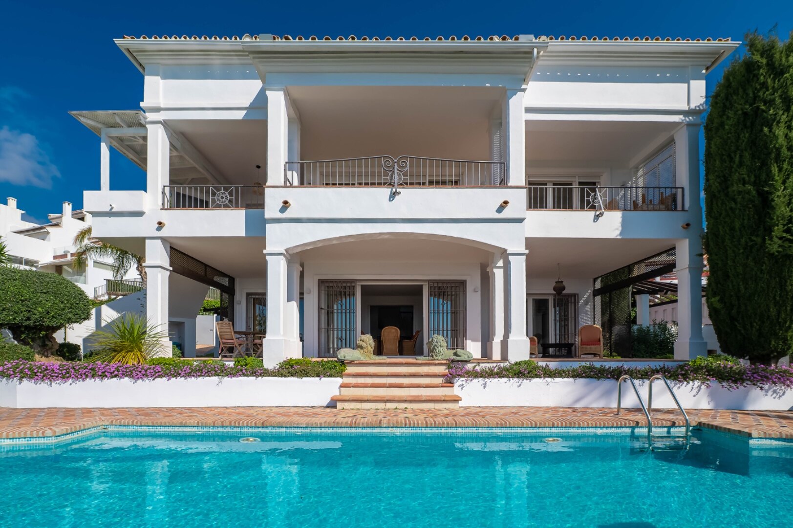 Stunning family villa with panoramic coastline views can be found in sought after area of Marbella