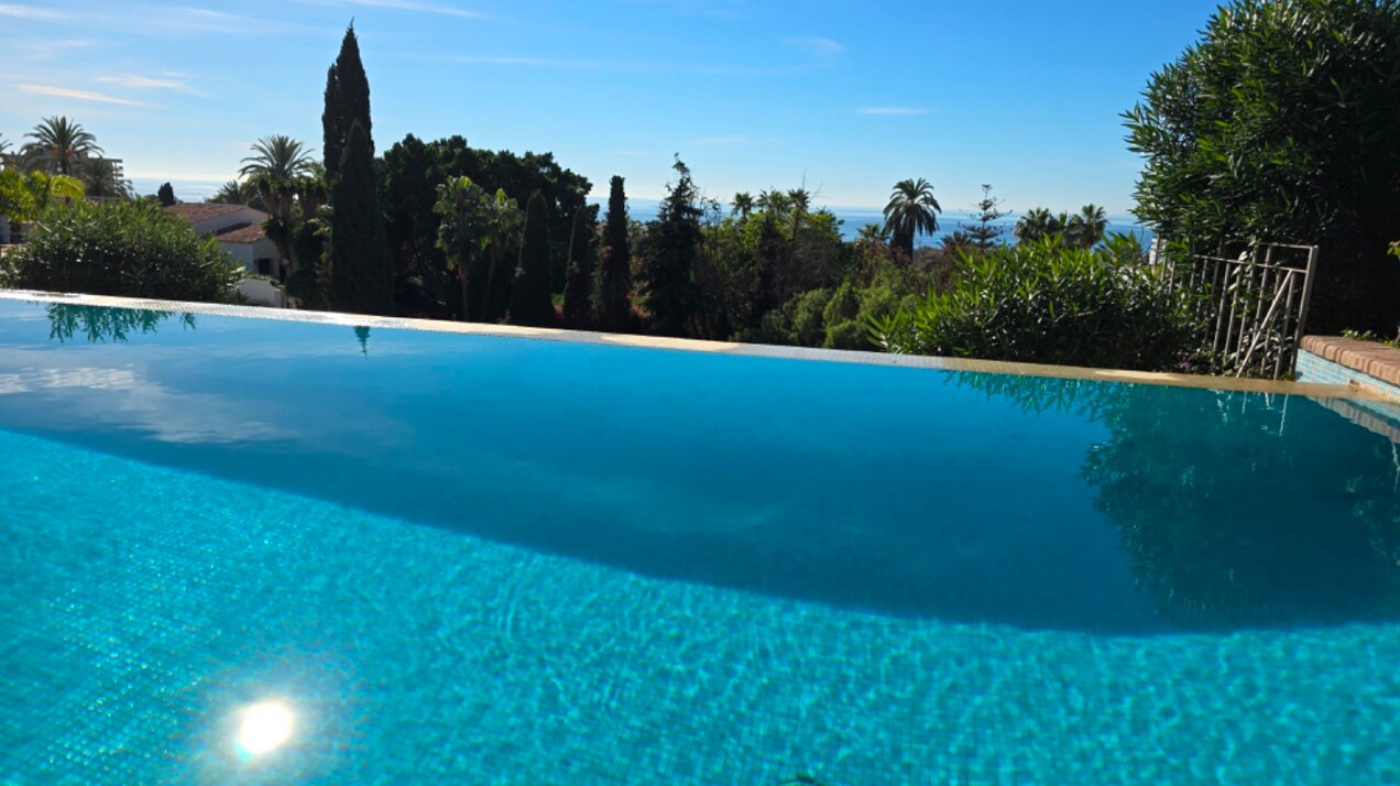Stunning family villa with panoramic coastline views can be found in sought after area of Marbella
