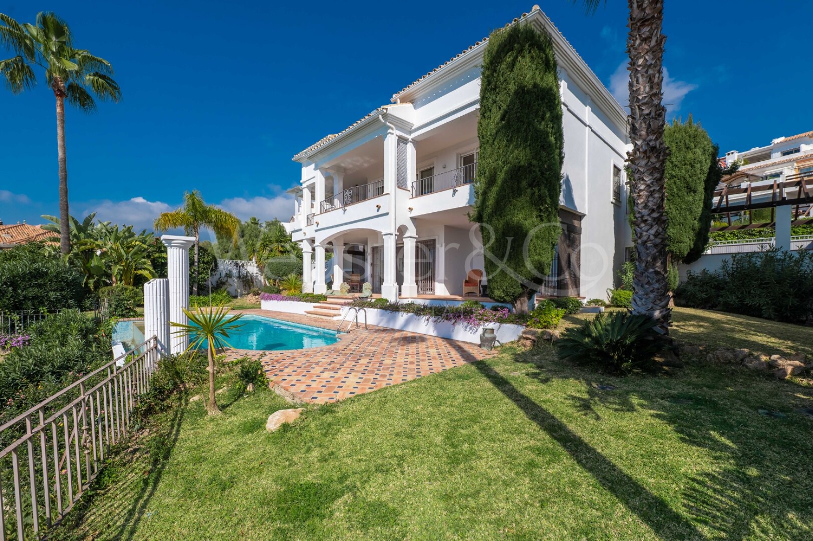 Villa Pozuelo – Exclusividad en Río Real Golf